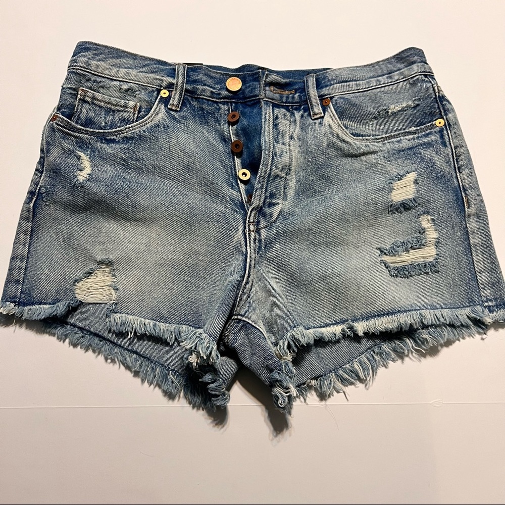 Blanknyc distress denim shorts size 29
